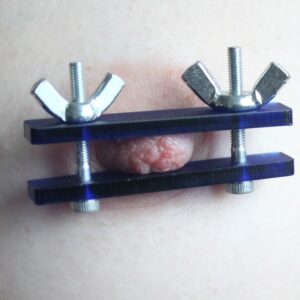 Adjustable acrylic nipple clamps – blue