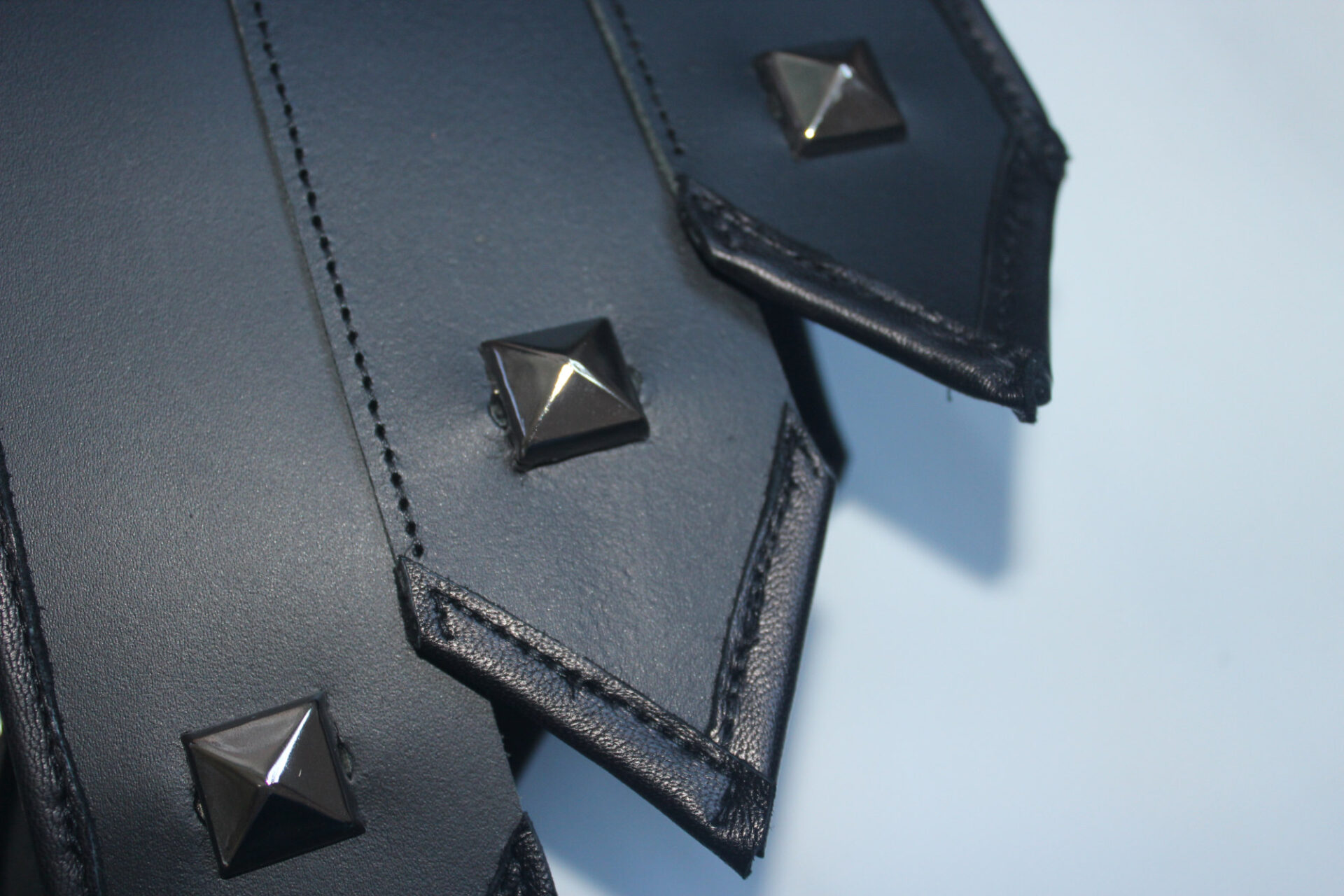 Gladiator leather chest harness – Bondatrix