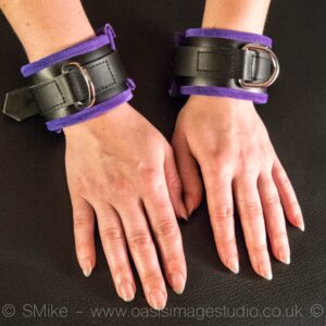 Padded wrist restraint – purple