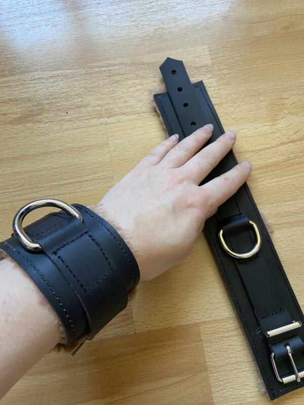 Fur lined leather wrist cuffs - Image 4